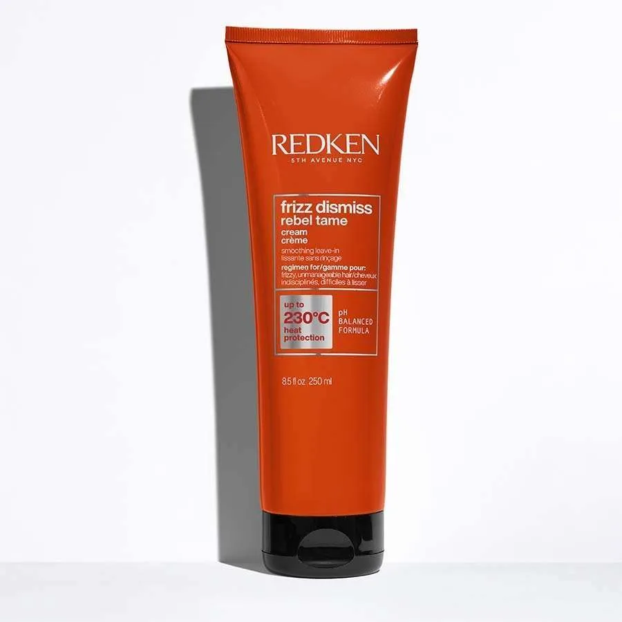 Redken NYC Frizz Dismiss Rebel Tame Zaglađujuća Krema Koja Ostaje U Kosi 250ml
